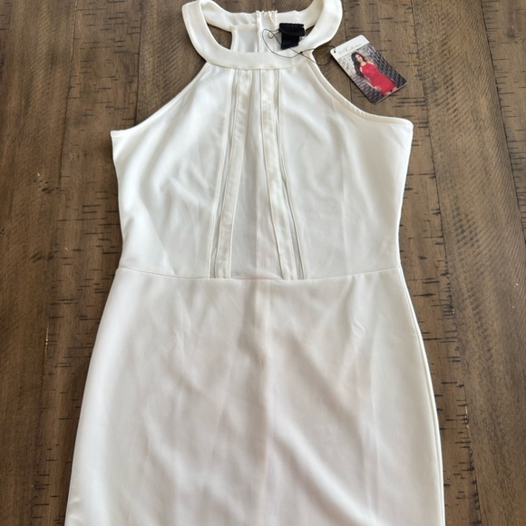 Chic White Backless Dress - Picture 3 of 12